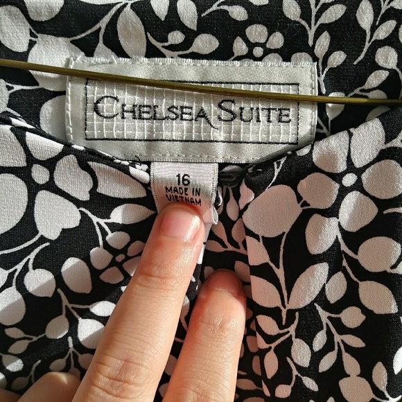 Black and White Cardigan - Picture 4 of 4